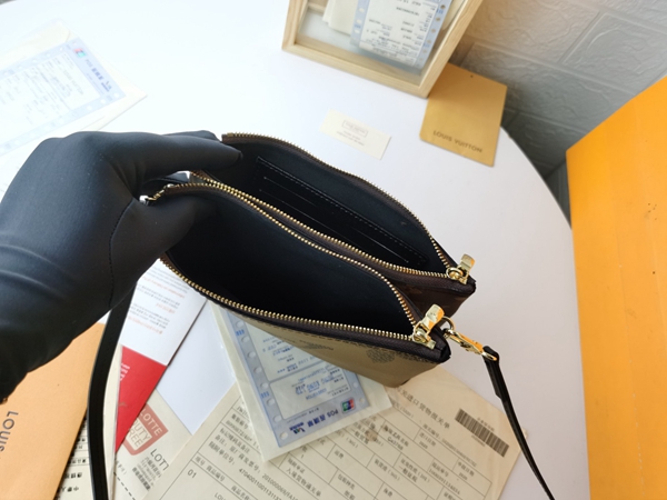 ルイヴィトンバッグ角部分ディテール